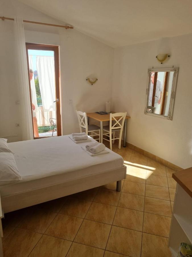 Apartmani Toni Poce 2 Primosten Bagian luar foto