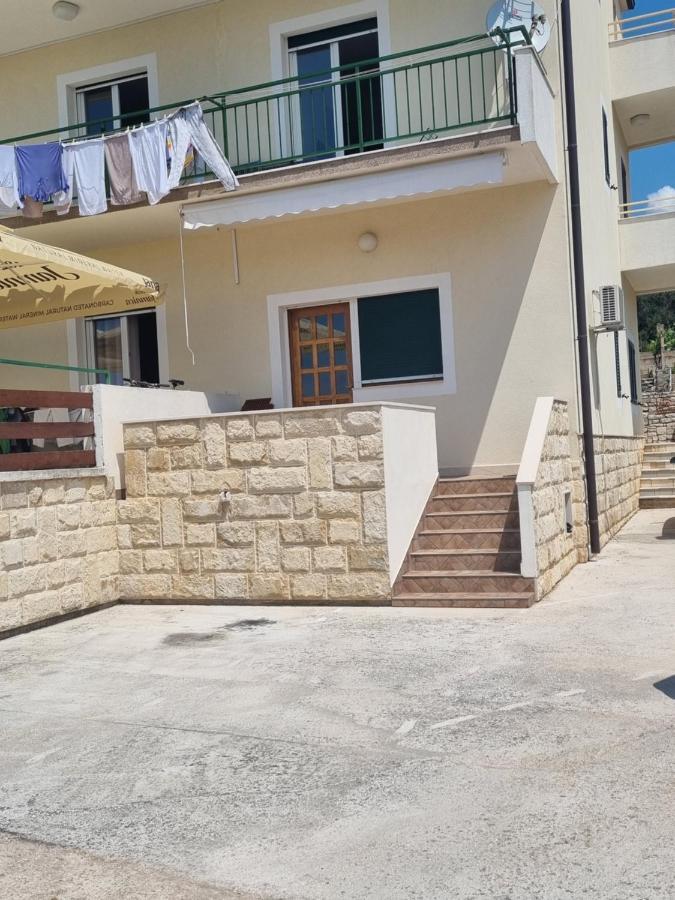Apartmani Toni Poce 2 Primosten Bagian luar foto
