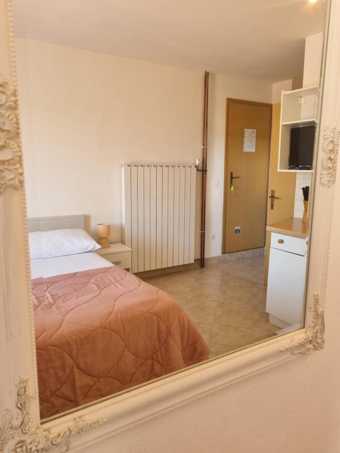 Apartmani Toni Poce 2 Primosten Bagian luar foto